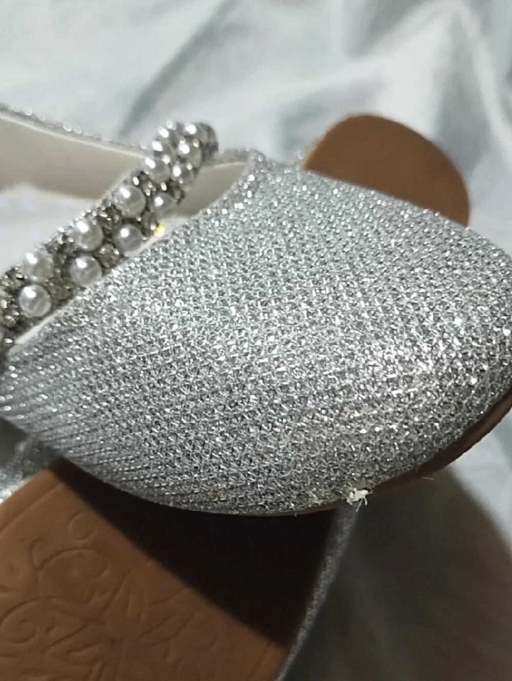 Girls' Silver Glitter Dress Flats with Pearl and Bead Strap So Cute Girl's 3 VGC